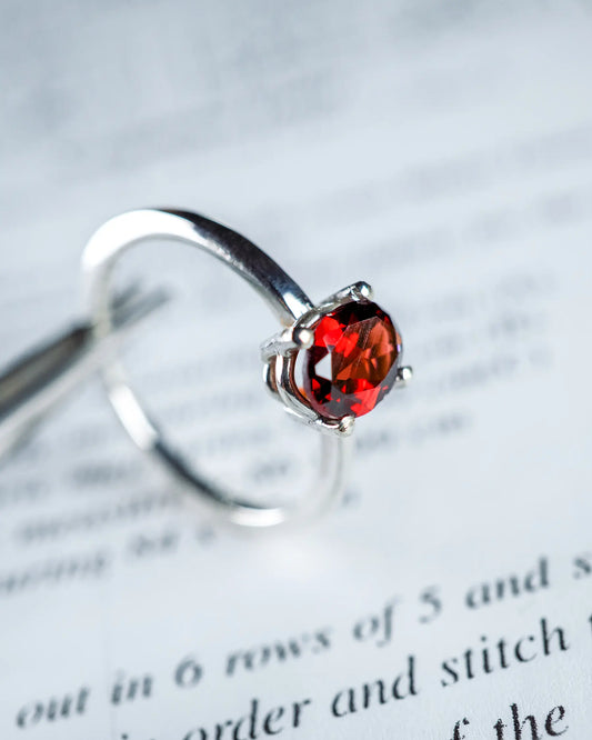 Anillo Granate Prismara