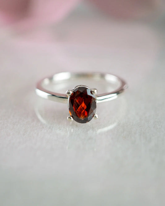Anillo Granate Prismara