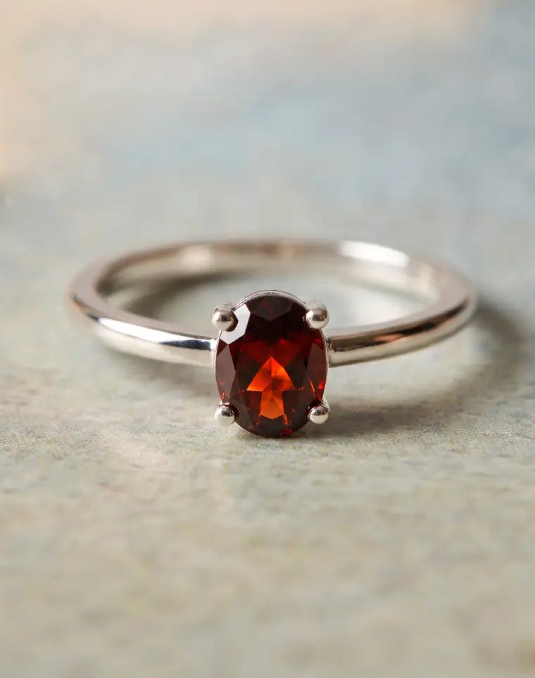 Anillo Granate Prismara