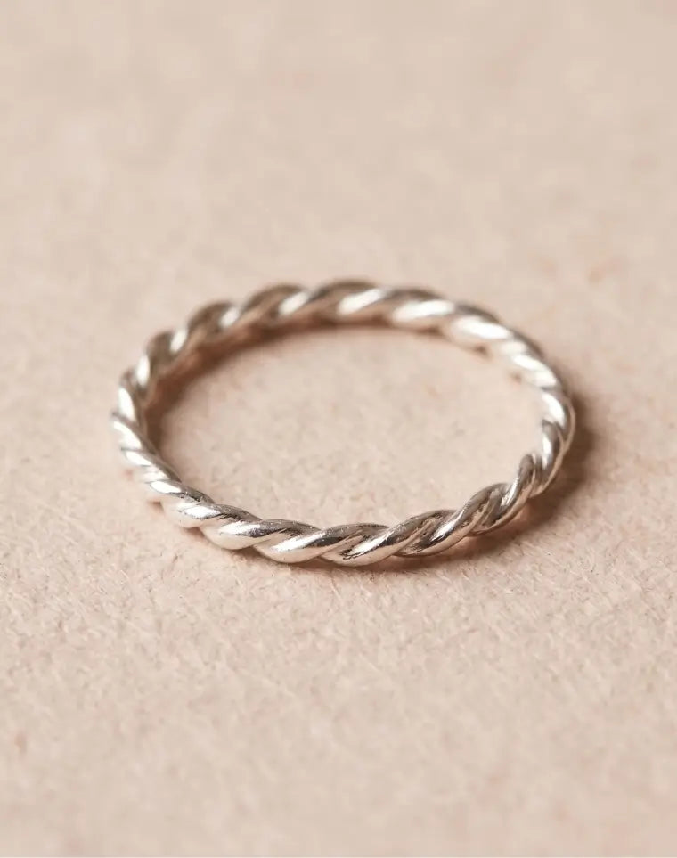 Anillo Entrelazado